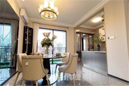 四实小附近东源庄园3室2厅1卫68万108m2出售